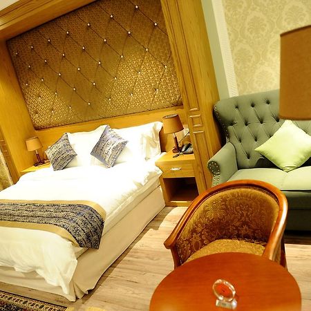 Kamez Hotel Britania מראה חיצוני תמונה