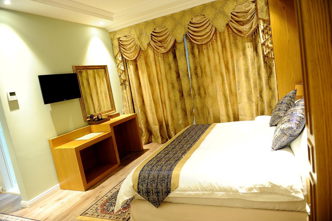 Kamez Hotel Britania מראה חיצוני תמונה