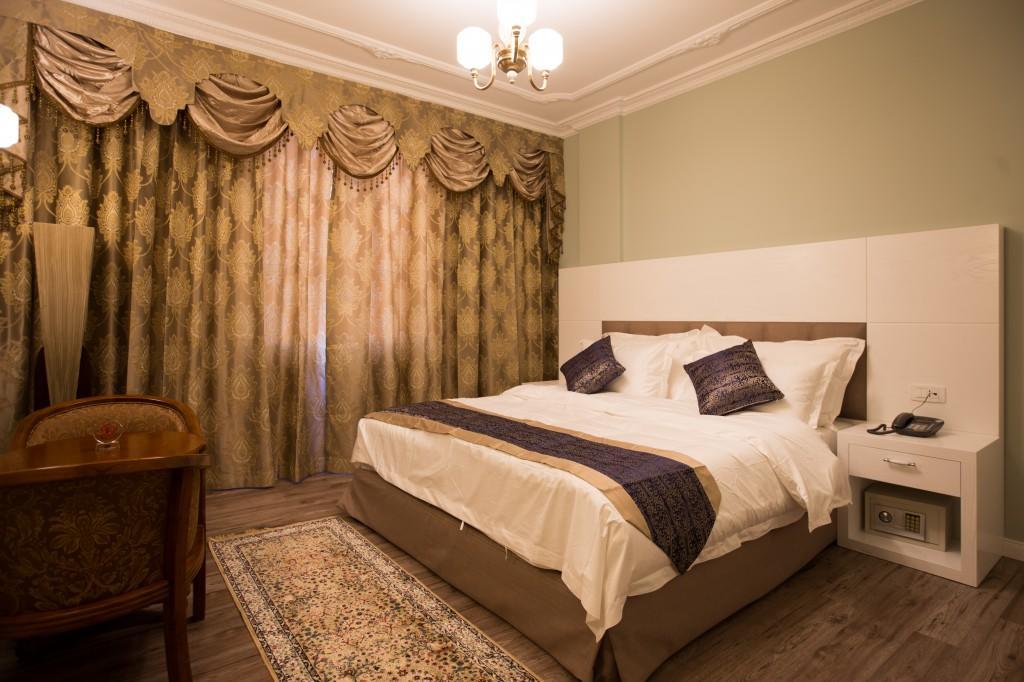 Kamez Hotel Britania מראה חיצוני תמונה