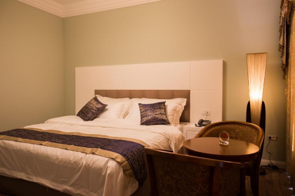Kamez Hotel Britania מראה חיצוני תמונה