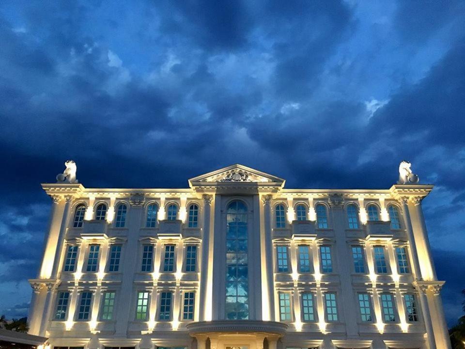 Kamez Hotel Britania מראה חיצוני תמונה